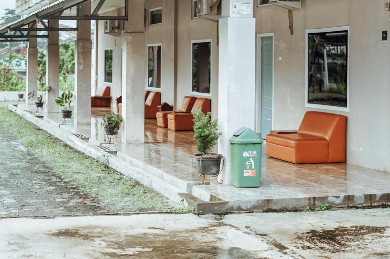 Pondok Kelapa Homestay Lampung Mitra Reddoorz 반다르 람풍 외부 사진